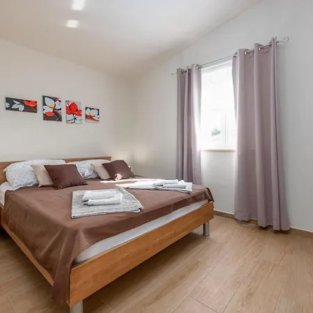 1 Bedroom Amazing In Apartman Vir