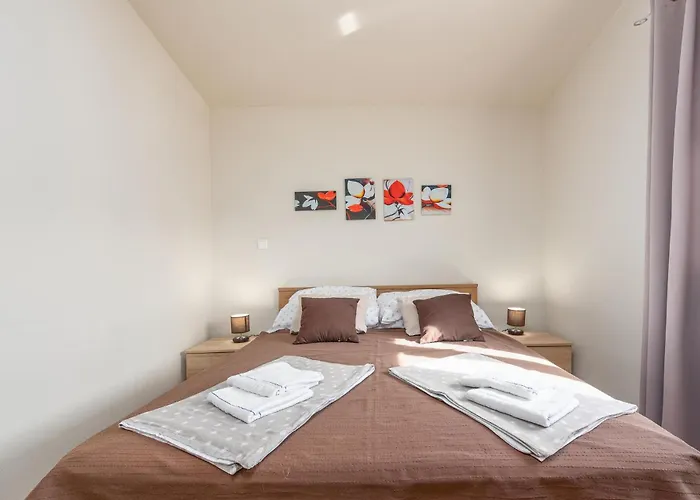 1 Bedroom Amazing In * Vir