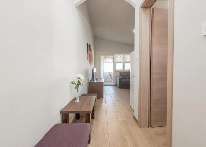 1 Bedroom Amazing In Daire Vir