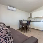 アパート 1 Bedroom Amazing In ヴィル